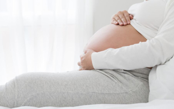 Les 6 raisons de consulter un ostéopathe quand on est femme enceinte !