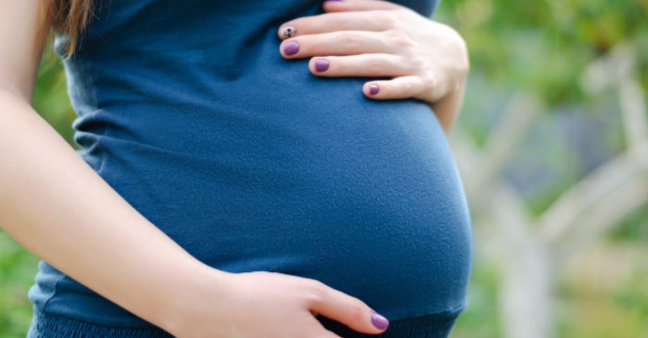 8 bonnes raisons d’appeler votre ostéopathe pendant votre grossesse