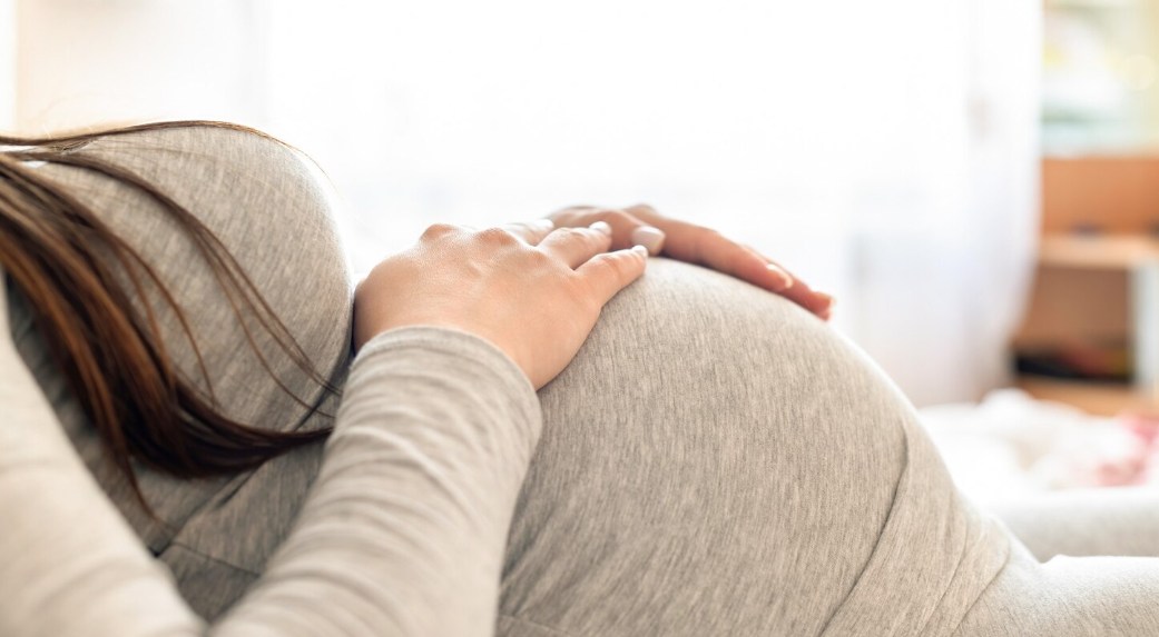 8 bonnes raisons d’appeler votre ostéopathe pendant votre grossesse ・ Oostéo