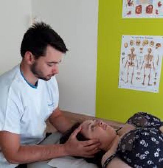 Ostéopathe - Bouglon - Adrien Faugeres